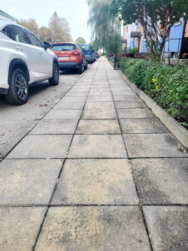 160 metrów nowego chodnika przy ul. Mickiewicza