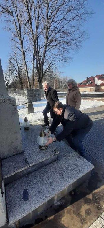 zapłonęły znicze