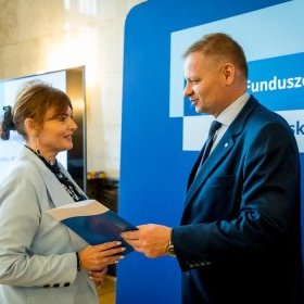 Prawie 900 tysięcy złotych na porębskie podstawówki!