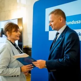 Prawie 900 tysięcy złotych na porębskie podstawówki!