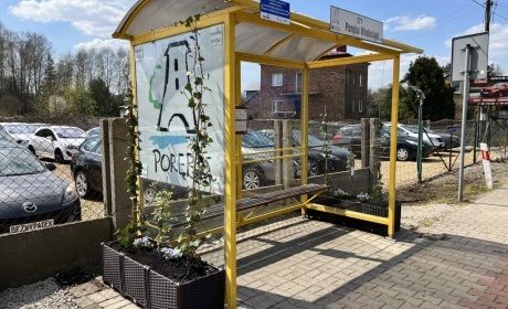 Poręba ma…kwitnący przystanek (4)