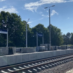 Porębski peron rośnie w oczach (6)