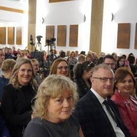 występ orkiestry policyjnej na Dzień Kobiet 2025 (5)